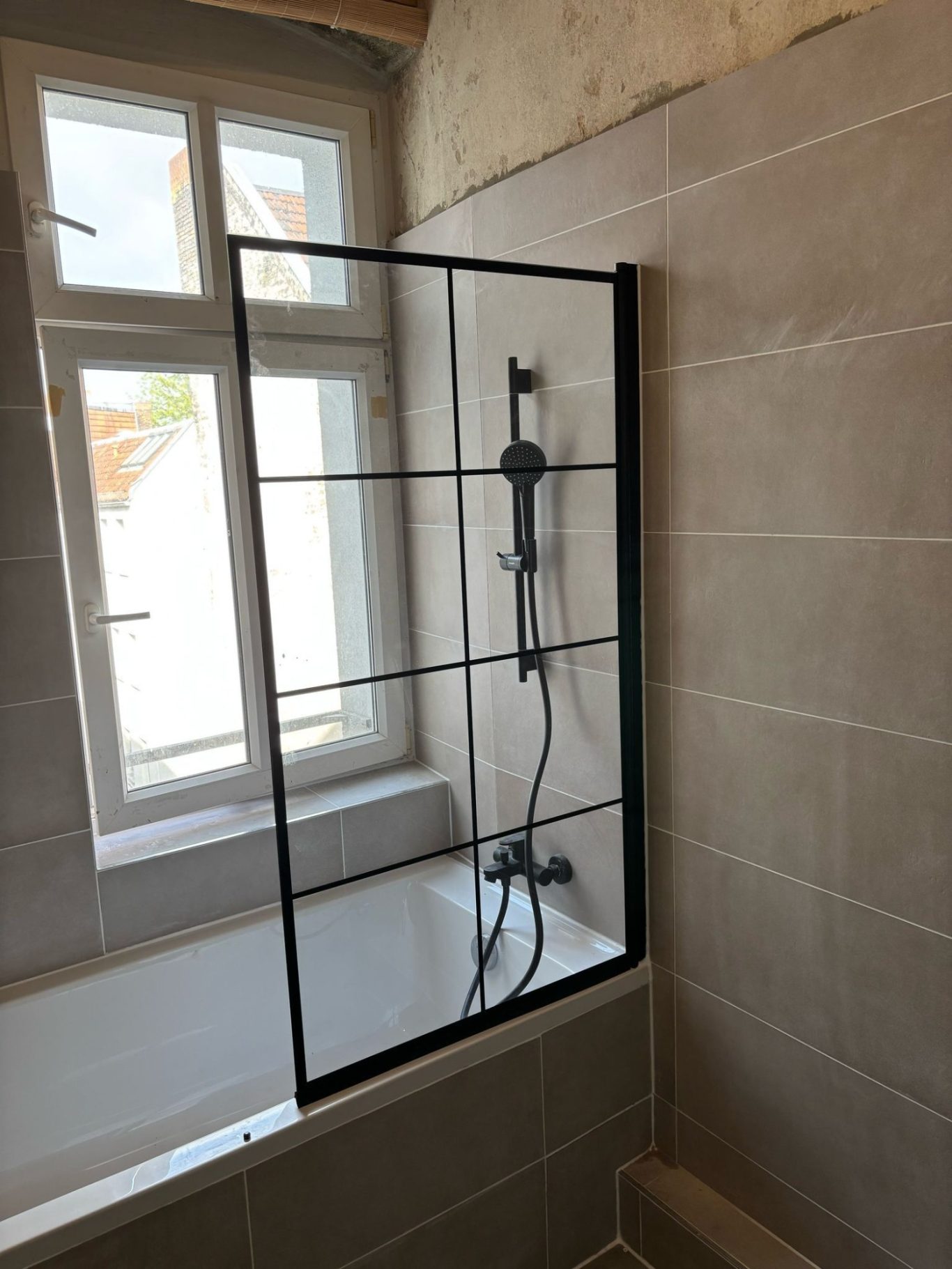 Luxuriöse Badsanierung Berlin Prenzlauer Berg – Designbad mit freistehender Badewanne